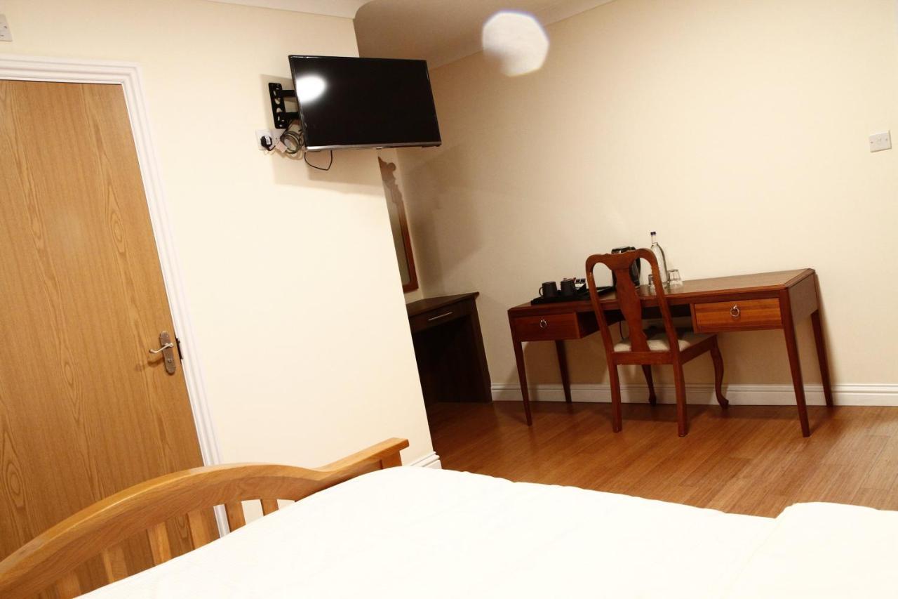 The Bell And Bottle Bed & Breakfast Maidenhead Exterior photo